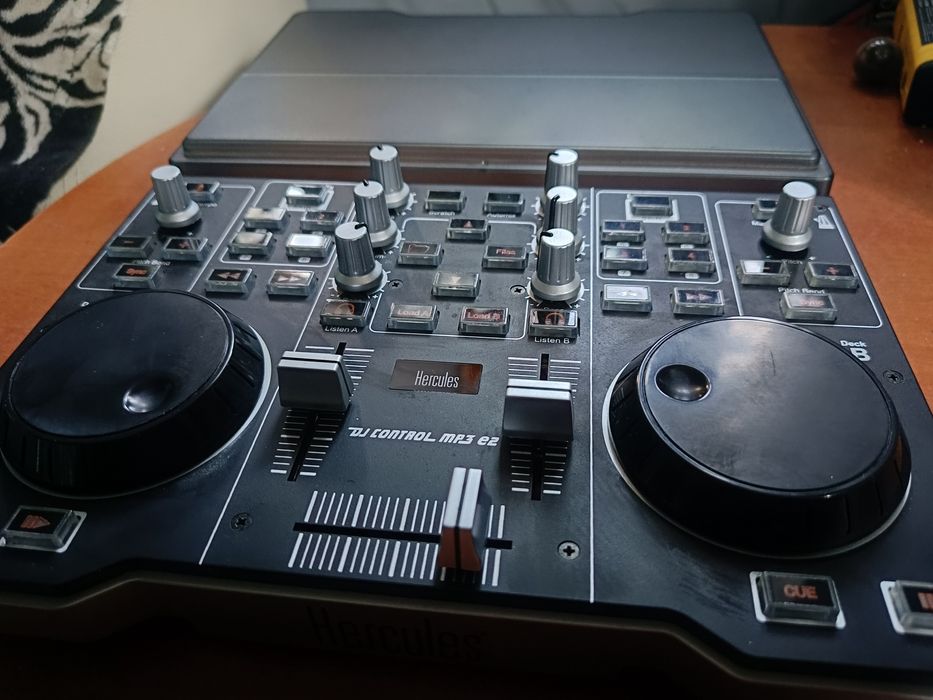 Konsola DJ 2kanałowa Hercules