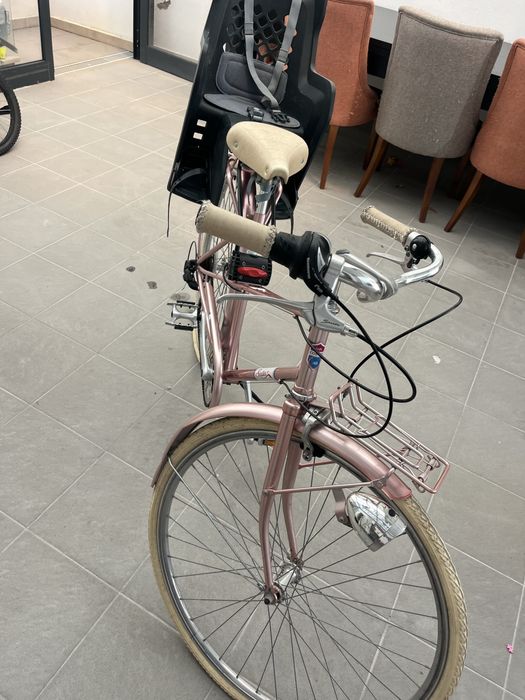Bicicleta com mudancas e cadeira de transporte bebe