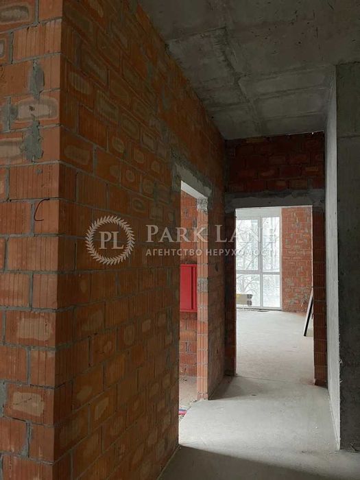 Продаж трьохкімнатної квартири в ЖК Ярославів Град без ремонту