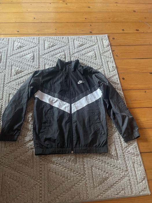 Szara letnia kurtka nike