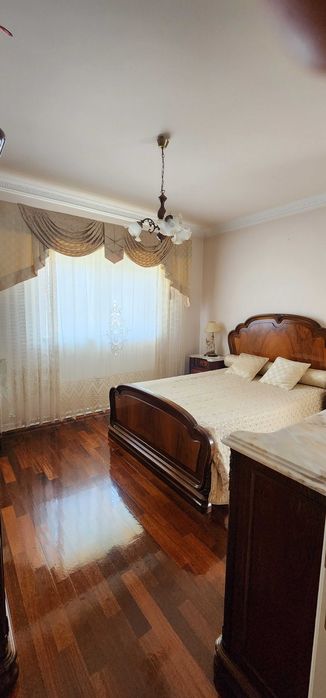 Mobilia de Quarto maciça completa