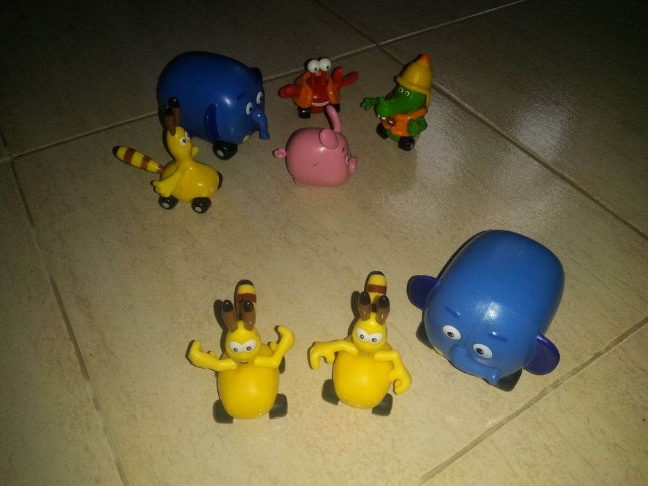 Figuras/bonecos de "Selva sobre rodas" para brincar ou colecionar