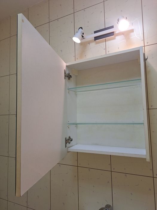 Komplet mebli łazienkowych z lustrem – KOŁO