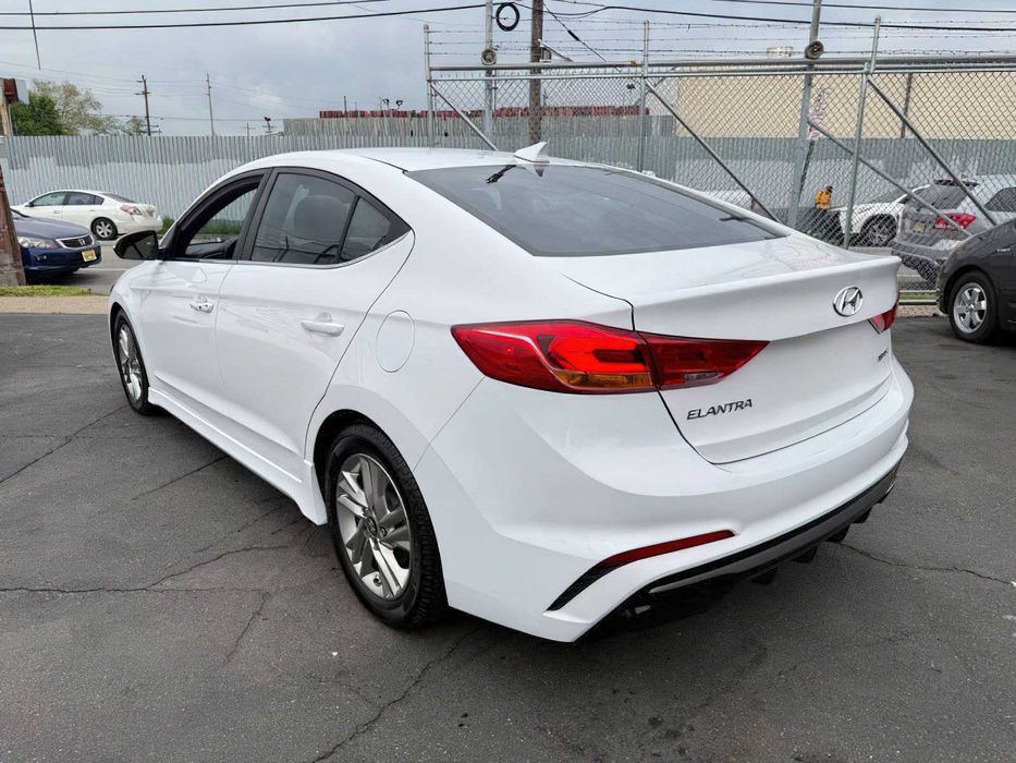 Hyundai Elantra Sport      2017