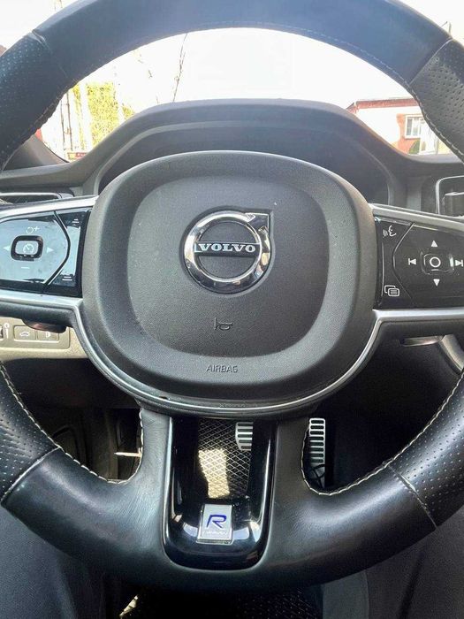 Volvo XC60 2018 II покоління  •  2.0 T8 Geartronic (390 к.с.) PHEV AWD  •  R-Design
