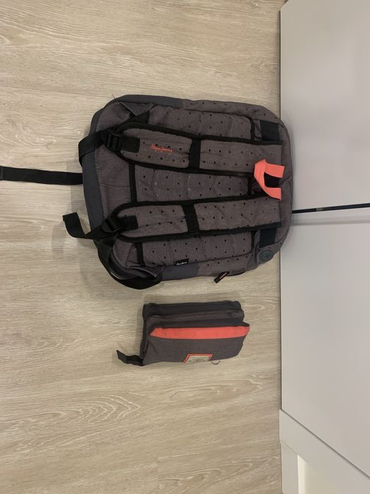 BEM ESTIMADA - Mochila escolar marca pepe jeans e estojo