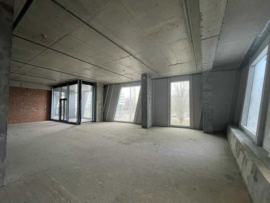 Оренда комерційного приміщення 812 м | ЖК Manhattan City | Без ремонту