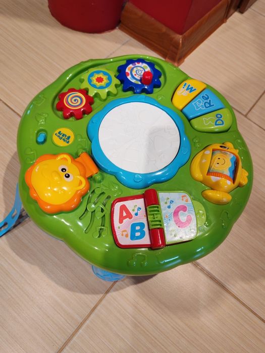 Stolik grający dla dzieci.