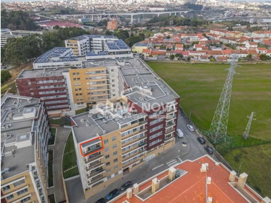 Apartamento T2 mobilado na Avenida da República