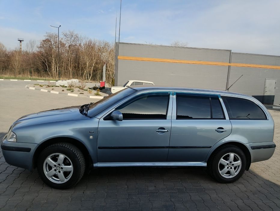Шкода Октавия тур 1.8/20 v  турбо