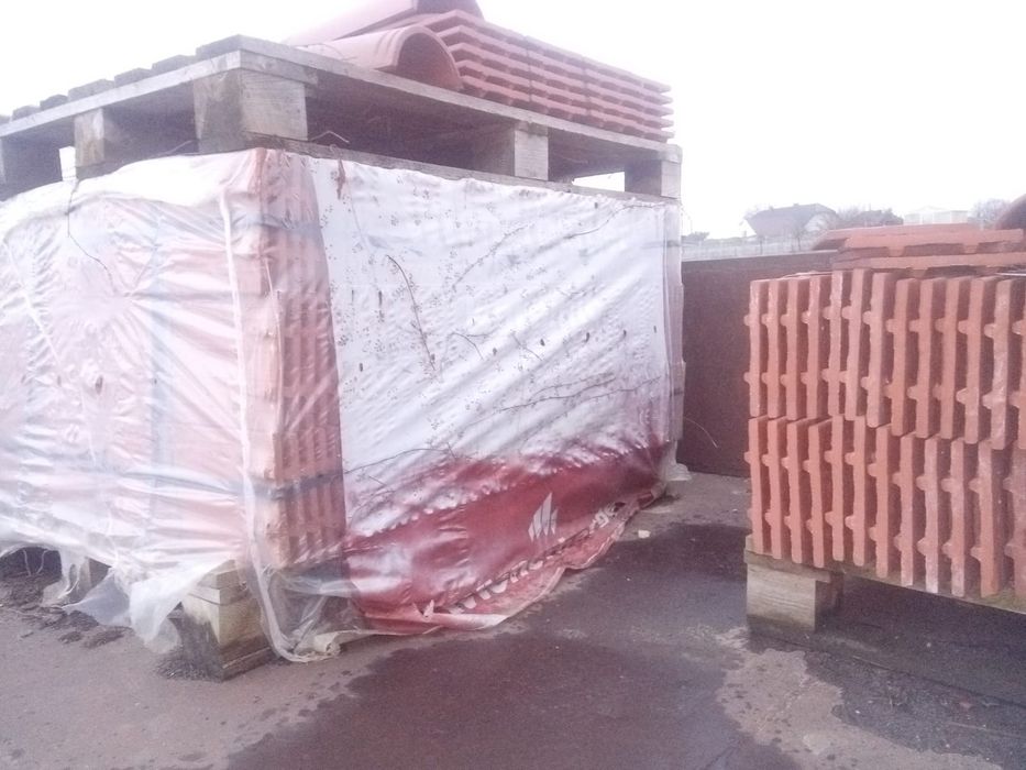 Dachówka ceramiczna Koramic winerberger czerwona angoba