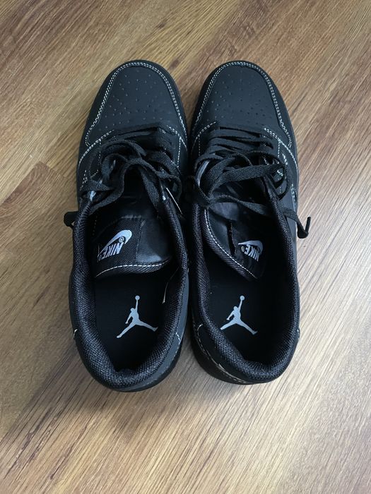 Продам кросівки nike dunk low travis skott