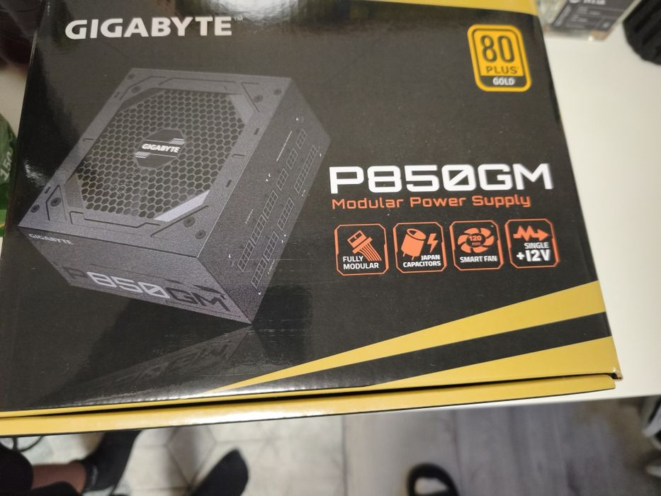 Zasilacz Gigabyte