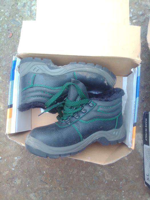Продам ботинки робочие