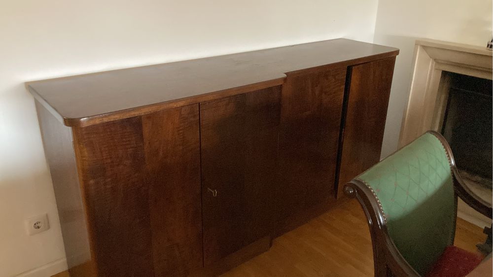 Móvel de sala em MOGNO com prateleiras e gavetas