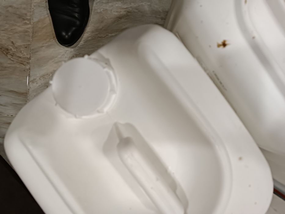 Каністри  20літрів