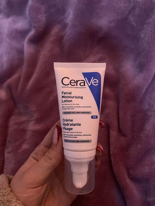 Коем CeraVe для сухої шкіри