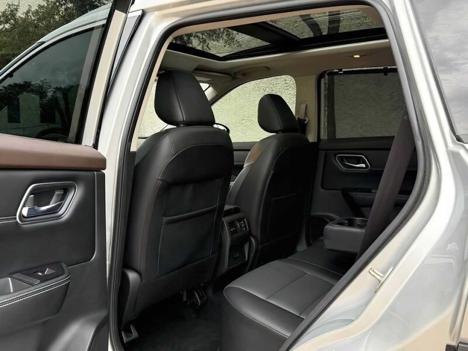 Nissan Rogue      2021