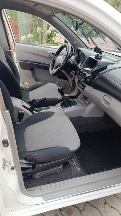 Carrinha Mitsubishi