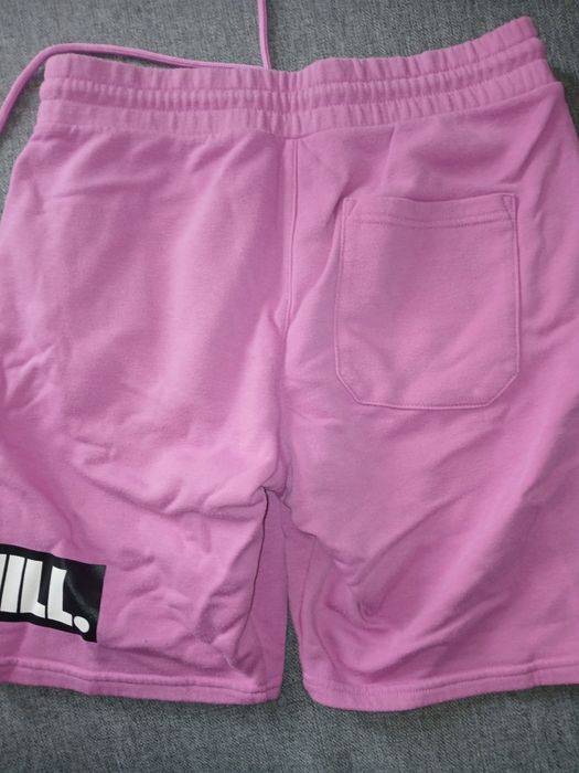 Różowe bermudy męskie