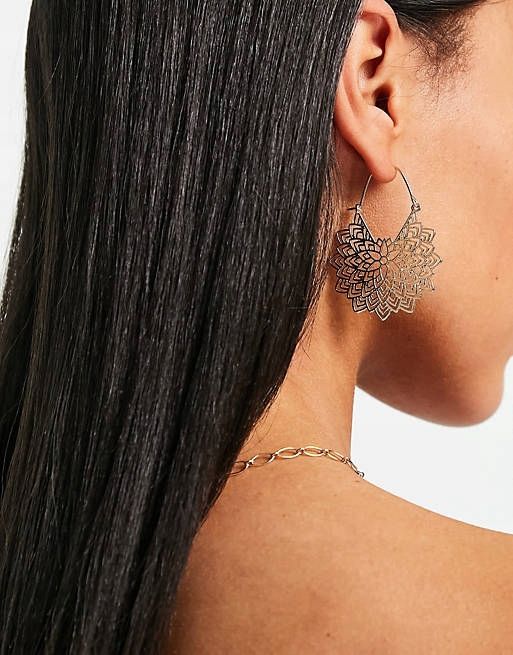 ASOS DESIGN Złote kolczyki z pięknym wzorem