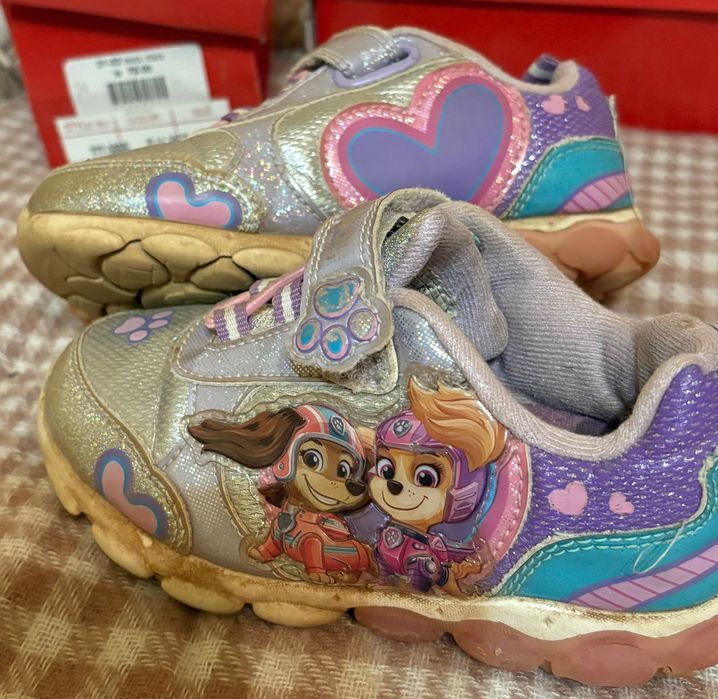 Кросівки дівочі, р.24