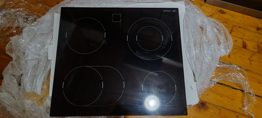 Płyta + piekarnik Leonard (model LUM310X)