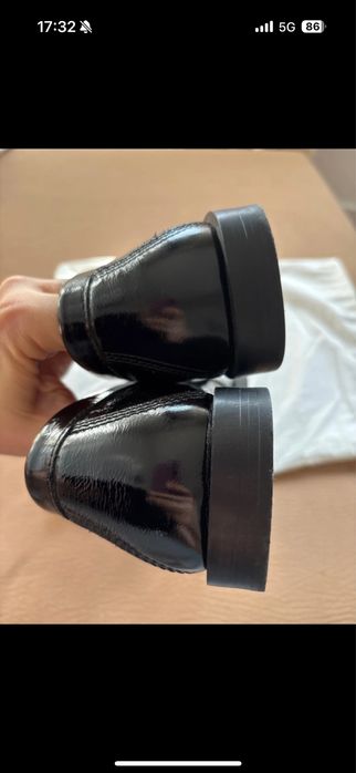 Mocassins feminino em pele da Massimo Dutti