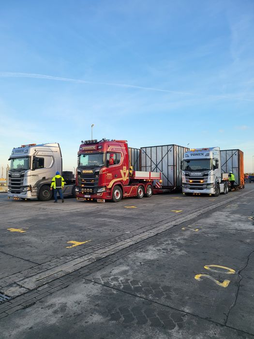 Transport kombajnów sieczkarni opryskiwaczy dźwigów harvester domków