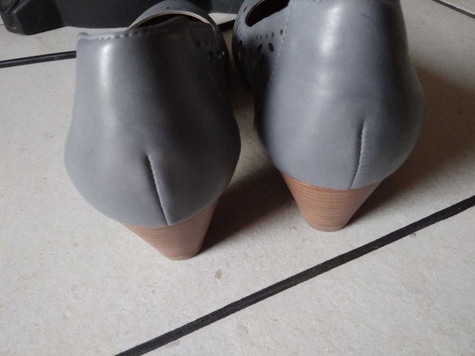 Clarks czółenka skóra roz.41
