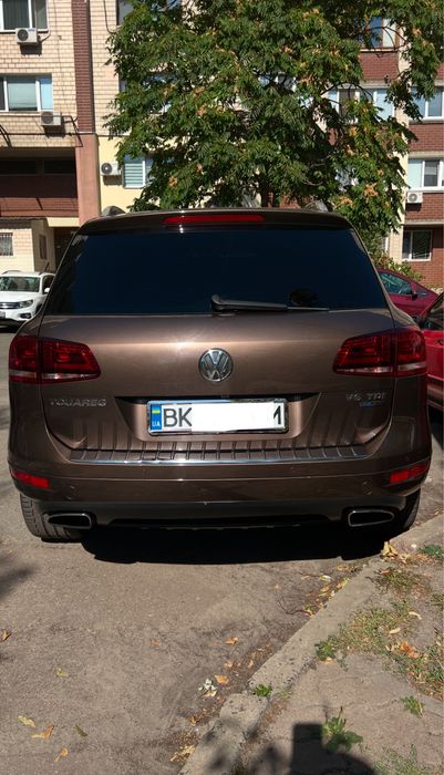 Автомобіль Volkswagen Touareg NF 2010