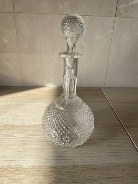 Conjunto de licoreira e seis cálices
