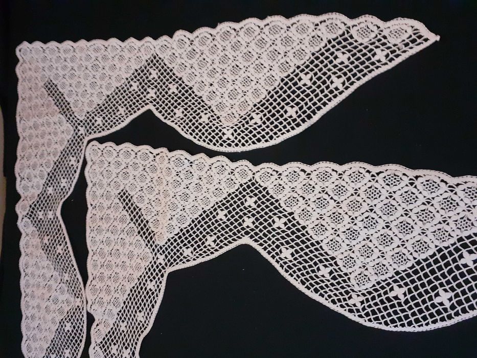Peniche Bobbin Lace with Pillow Appliqués – NEW