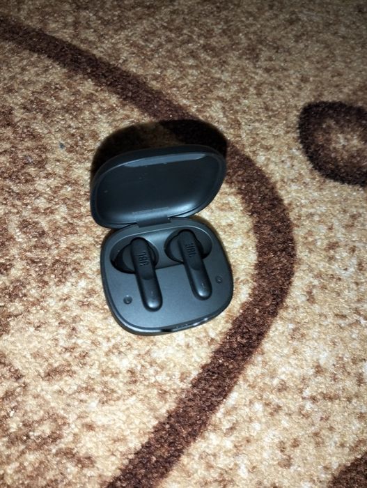 Продаємо навушники TWS ( JBL WAVE 300)