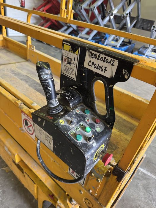 Plataforma elevatória Elétrica 8mt Usada