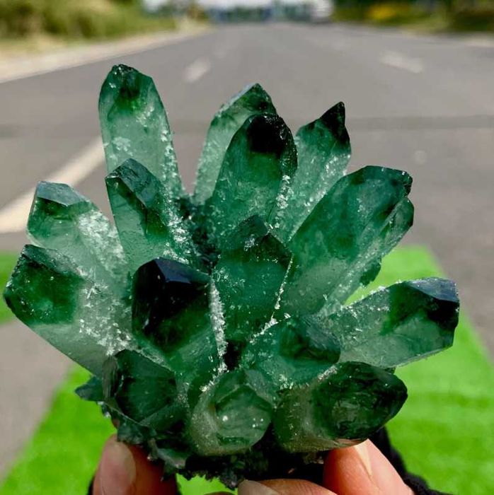 Aglomerado de Phantom Quartz verde muito raro - Novo preço