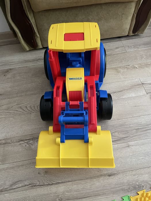 Трактор-гигант WADER