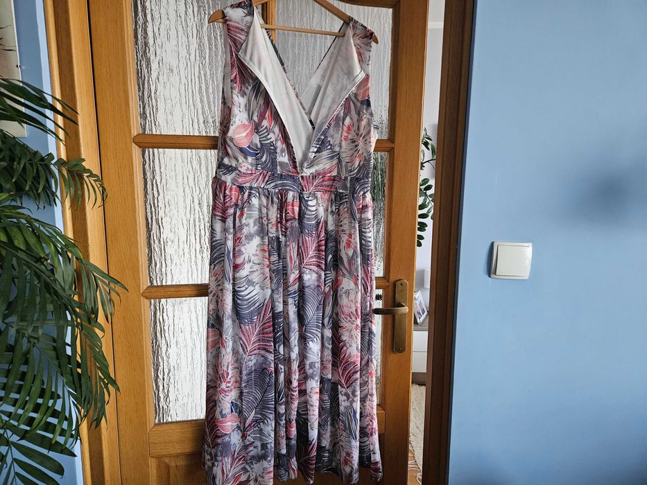 Elegancka sukienka w kwiaty