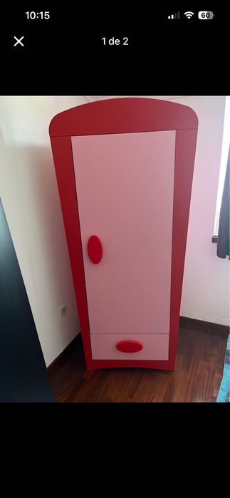 Cama e guarda-roupa