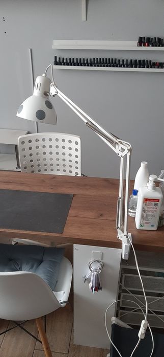 Лампа для майстра манікюру