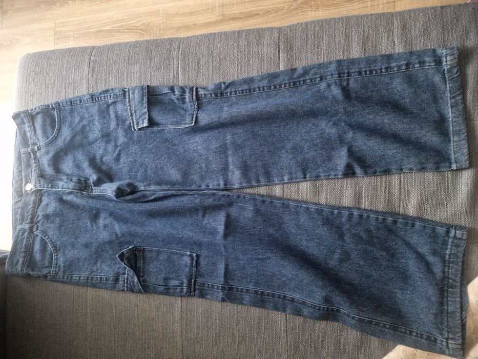 Джинси широкі на дівчинку підлітка