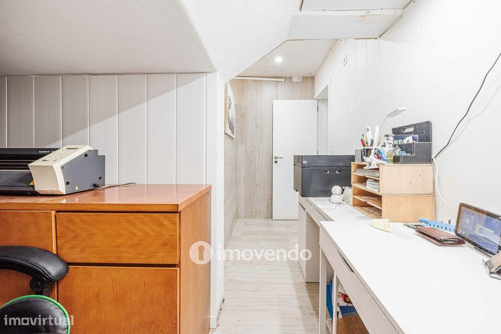 Apartamento T1+1, com logradouro grande, em Odivelas