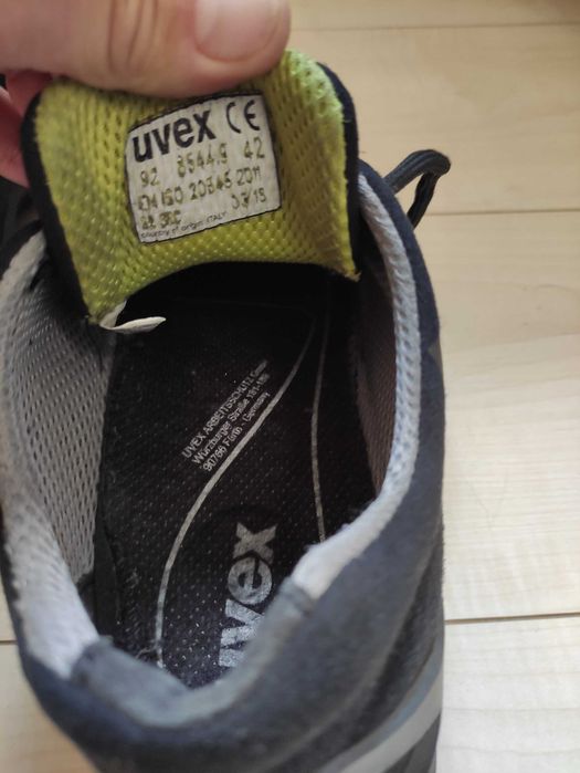 Męskie buty robocze Uvex 1 S1 SRC ESD 8544.9 r. 42 27,5 cm bdb