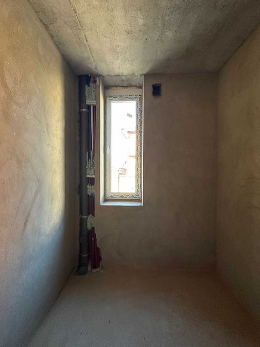 Двокімнатна квартира в елітному зданому будинку