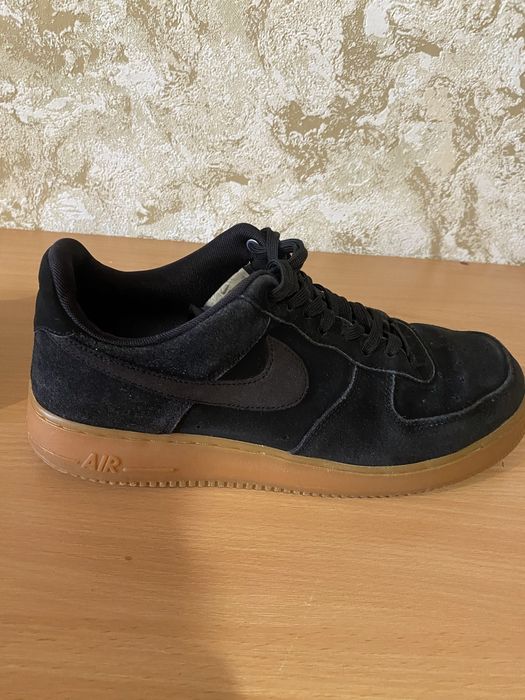Продам кросівки Nike Air Force замшеві