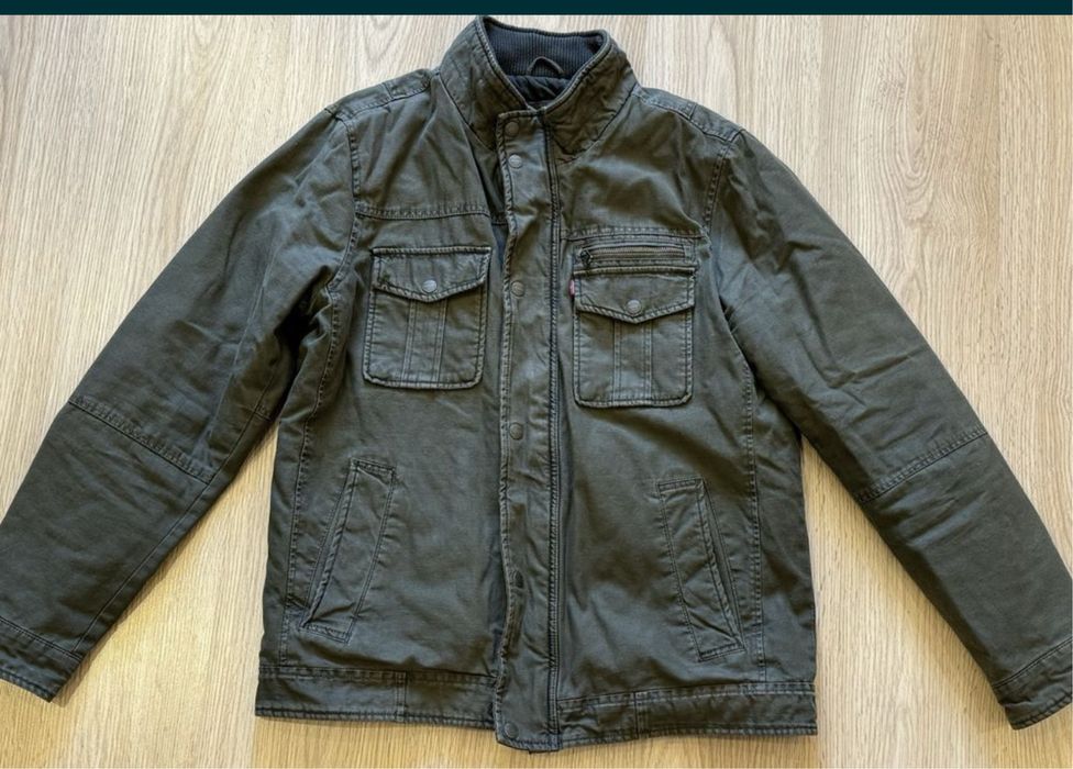 Продам куртку Levi’s