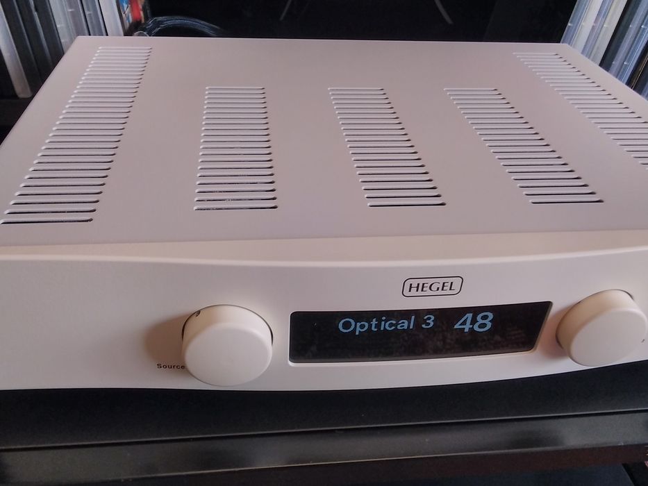 Amplificador HEGEL ROST C/ Novo