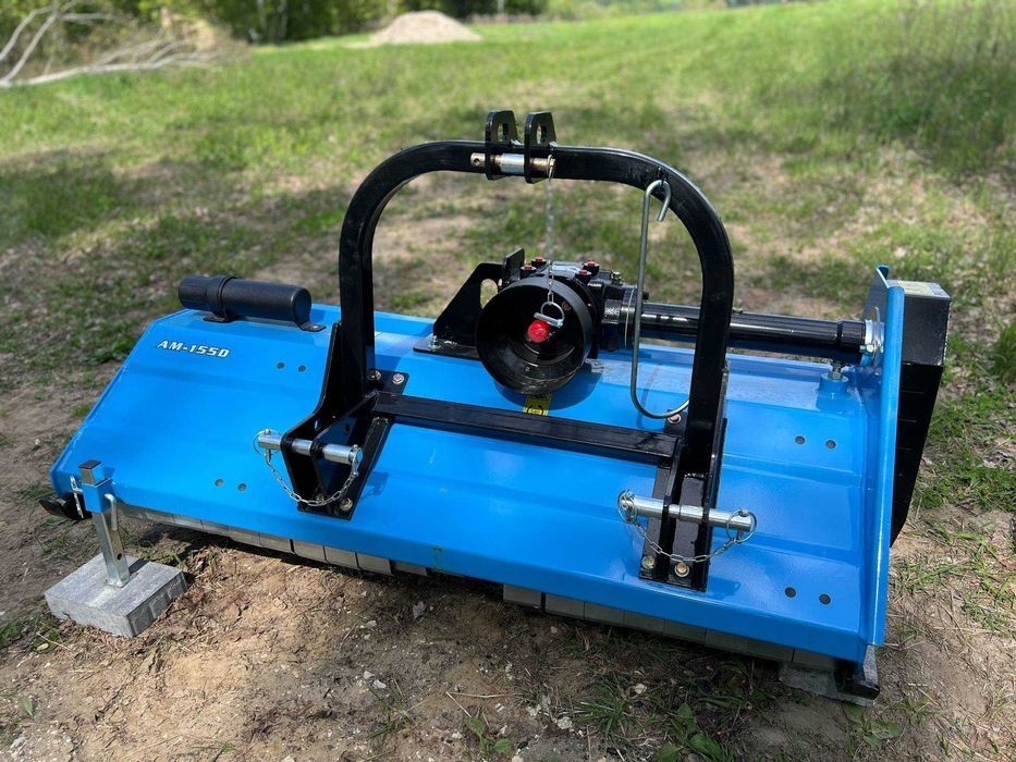 kosiarka mulczer traktorek bijakowa do trawy w ogrodzie transport