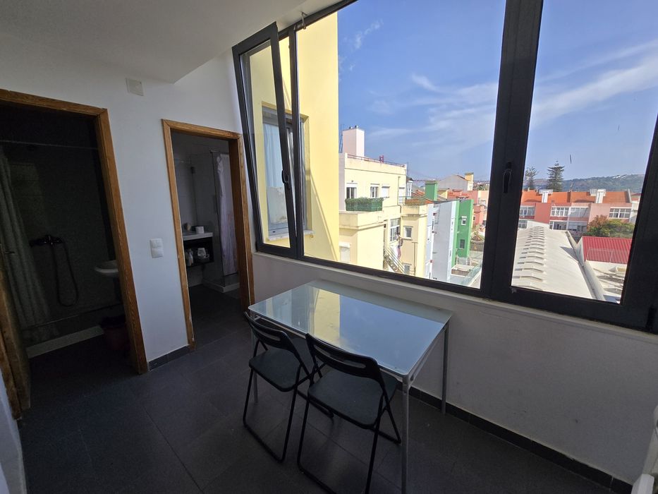 Quarto em Lisboa, perto do Polo Universitário da Ajuda / Universidade Lusíada / Hospital Egas Moniz