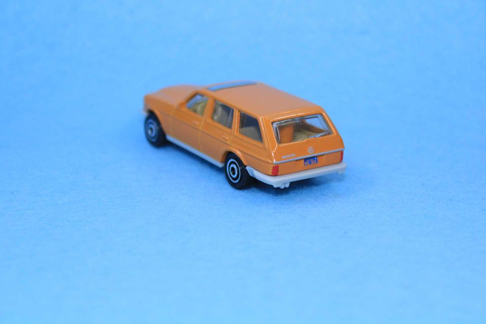 Miniatura Matchbox Mercedes W123